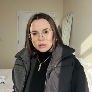 Meet your Posher, Alexis